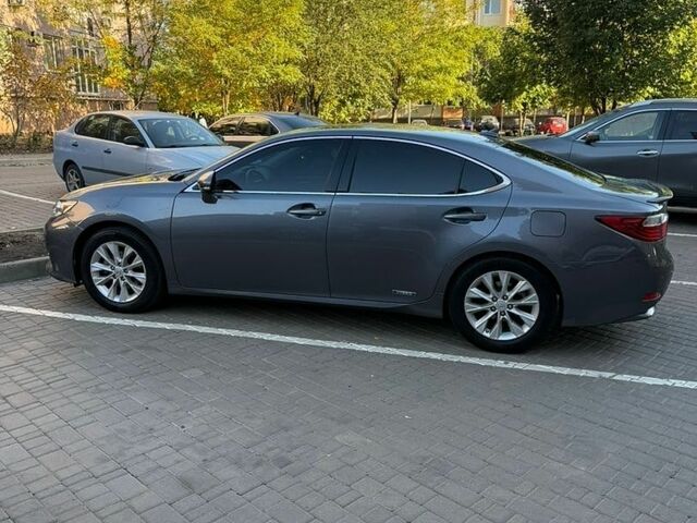 Сірий Лексус ЕС, об'ємом двигуна 2.5 л та пробігом 275 тис. км за 17500 $, фото 5 на Automoto.ua