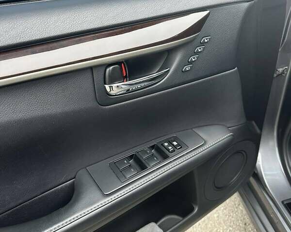 Серый Лексус ЕС, объемом двигателя 3.46 л и пробегом 185 тыс. км за 16400 $, фото 15 на Automoto.ua