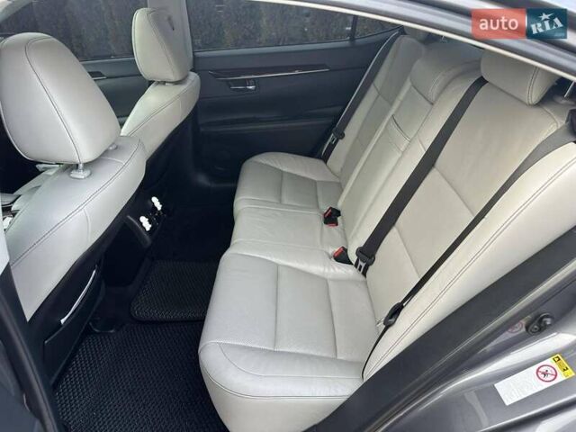 Серый Лексус ЕС, объемом двигателя 3.46 л и пробегом 185 тыс. км за 16400 $, фото 17 на Automoto.ua