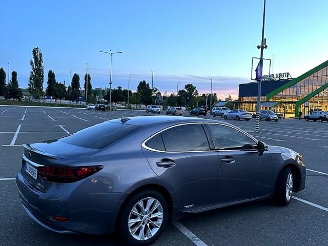 Серый Лексус ЕС, объемом двигателя 2.5 л и пробегом 228 тыс. км за 16900 $, фото 1 на Automoto.ua