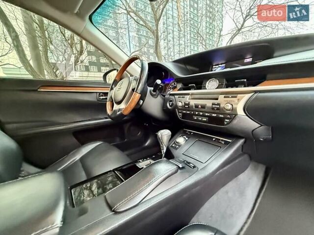 Сірий Лексус ЕС, об'ємом двигуна 2.49 л та пробігом 216 тис. км за 16900 $, фото 163 на Automoto.ua