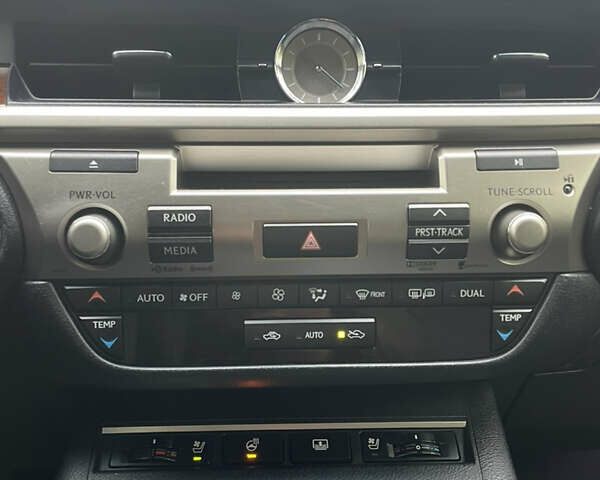 Серый Лексус ЕС, объемом двигателя 3.46 л и пробегом 155 тыс. км за 20508 $, фото 16 на Automoto.ua