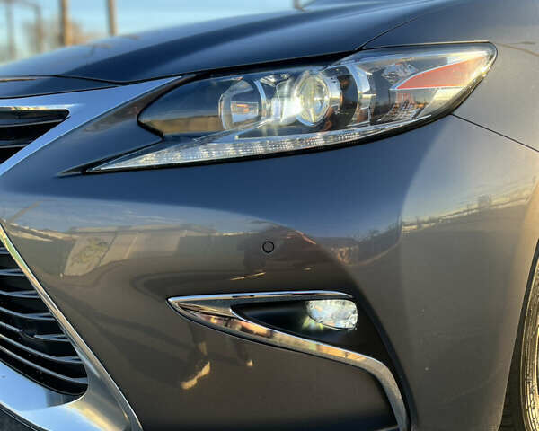 Серый Лексус ЕС, объемом двигателя 2.5 л и пробегом 256 тыс. км за 19000 $, фото 1 на Automoto.ua