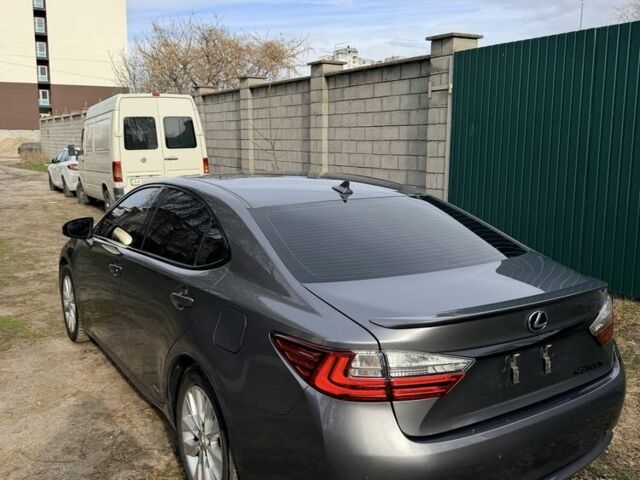 Серый Лексус ЕС, объемом двигателя 2.5 л и пробегом 310 тыс. км за 17999 $, фото 5 на Automoto.ua