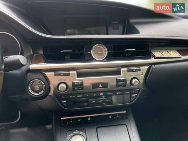 Серый Лексус ЕС, объемом двигателя 3.5 л и пробегом 159 тыс. км за 15000 $, фото 11 на Automoto.ua