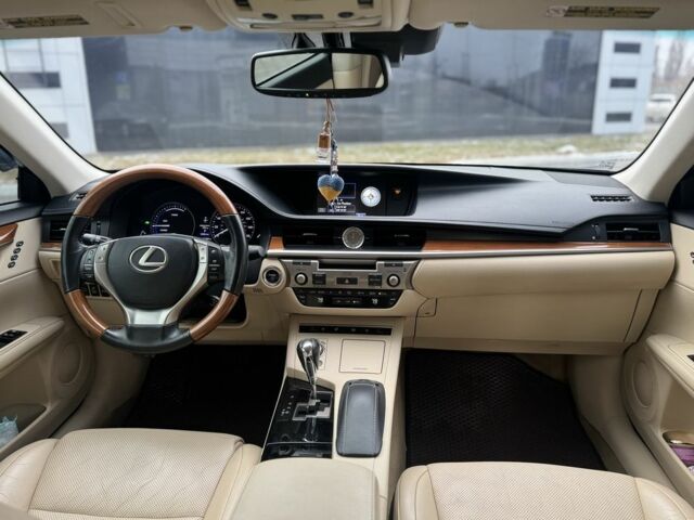 Сірий Лексус ЕС, об'ємом двигуна 2.5 л та пробігом 220 тис. км за 16300 $, фото 13 на Automoto.ua