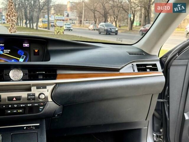 Сірий Лексус ЕС, об'ємом двигуна 2.49 л та пробігом 216 тис. км за 16900 $, фото 15 на Automoto.ua