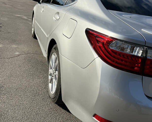 Серый Лексус ЕС, объемом двигателя 2.49 л и пробегом 255 тыс. км за 18900 $, фото 32 на Automoto.ua