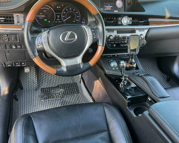 Серый Лексус ЕС, объемом двигателя 2.5 л и пробегом 256 тыс. км за 19000 $, фото 11 на Automoto.ua