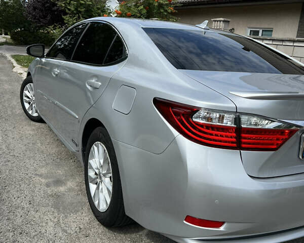 Сірий Лексус ЕС, об'ємом двигуна 2.49 л та пробігом 255 тис. км за 18600 $, фото 3 на Automoto.ua