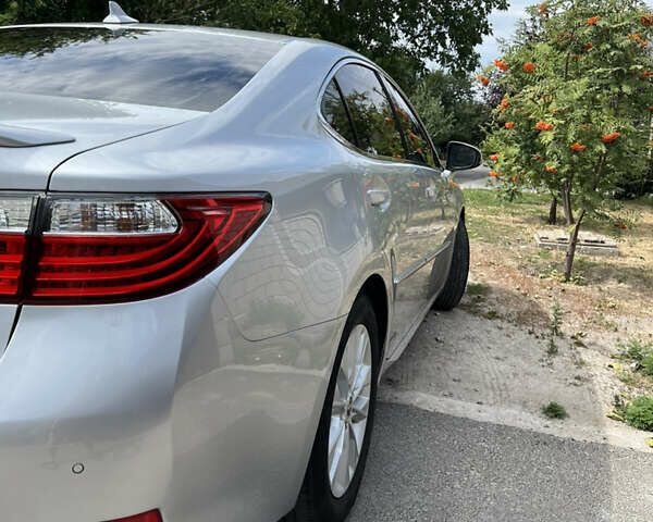 Серый Лексус ЕС, объемом двигателя 2.49 л и пробегом 255 тыс. км за 18900 $, фото 6 на Automoto.ua