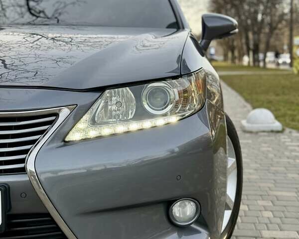 Сірий Лексус ЕС, об'ємом двигуна 2.49 л та пробігом 216 тис. км за 16900 $, фото 103 на Automoto.ua