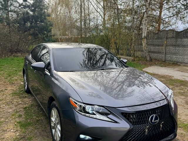 Сірий Лексус ЕС, об'ємом двигуна 2.5 л та пробігом 310 тис. км за 17999 $, фото 1 на Automoto.ua