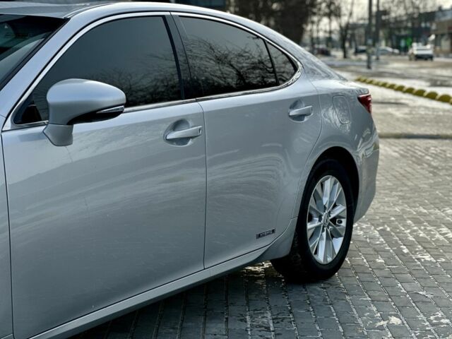 Сірий Лексус ЕС, об'ємом двигуна 2.5 л та пробігом 160 тис. км за 15200 $, фото 3 на Automoto.ua