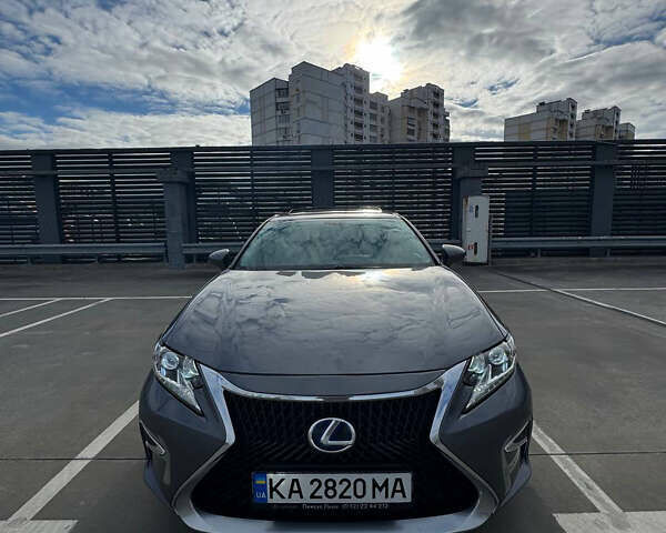 Серый Лексус ЕС, объемом двигателя 2.5 л и пробегом 170 тыс. км за 18900 $, фото 1 на Automoto.ua