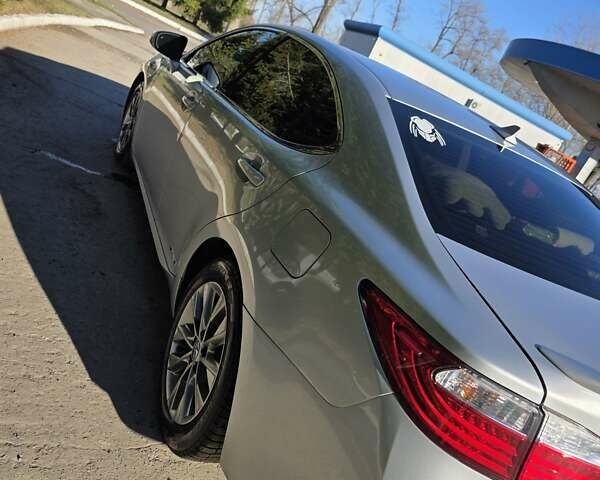 Сірий Лексус ЕС, об'ємом двигуна 2.49 л та пробігом 248 тис. км за 17200 $, фото 13 на Automoto.ua