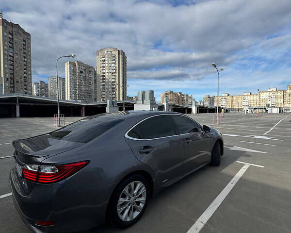 Серый Лексус ЕС, объемом двигателя 2.5 л и пробегом 170 тыс. км за 18900 $, фото 19 на Automoto.ua