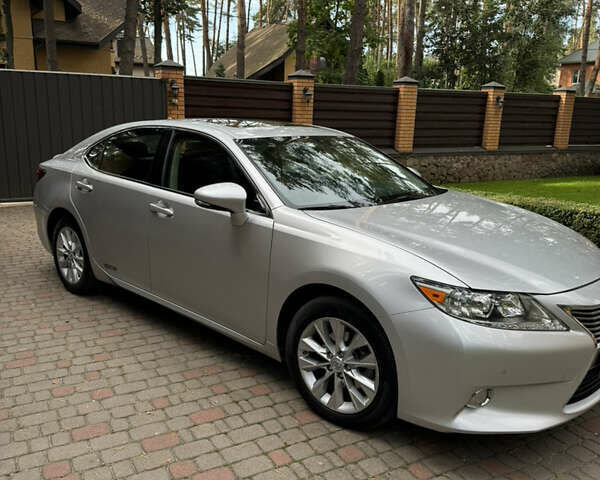 Сірий Лексус ЕС, об'ємом двигуна 2.49 л та пробігом 262 тис. км за 16500 $, фото 2 на Automoto.ua