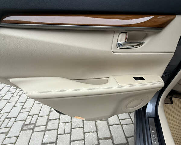 Сірий Лексус ЕС, об'ємом двигуна 2.49 л та пробігом 160 тис. км за 16700 $, фото 12 на Automoto.ua