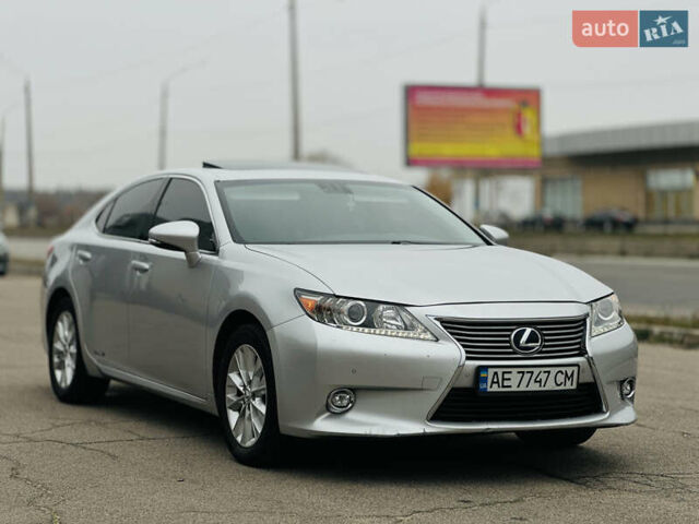 Серый Лексус ЕС, объемом двигателя 2.5 л и пробегом 225 тыс. км за 17200 $, фото 2 на Automoto.ua