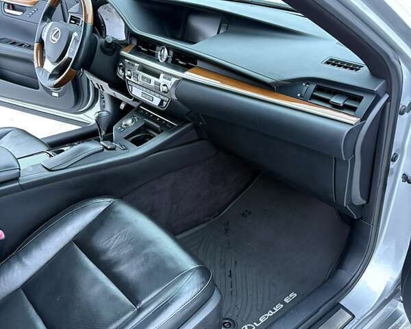 Сірий Лексус ЕС, об'ємом двигуна 2.49 л та пробігом 147 тис. км за 21999 $, фото 48 на Automoto.ua