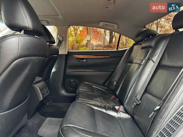 Серый Лексус ЕС, объемом двигателя 2.5 л и пробегом 220 тыс. км за 16440 $, фото 25 на Automoto.ua