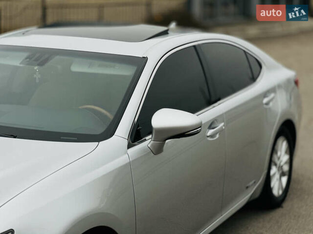 Серый Лексус ЕС, объемом двигателя 2.5 л и пробегом 225 тыс. км за 17200 $, фото 8 на Automoto.ua