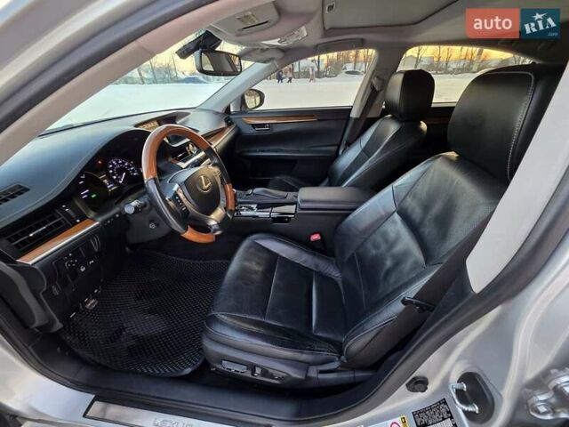 Сірий Лексус ЕС, об'ємом двигуна 2.5 л та пробігом 248 тис. км за 15000 $, фото 9 на Automoto.ua