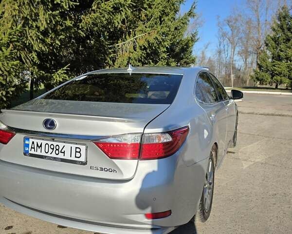 Сірий Лексус ЕС, об'ємом двигуна 2.49 л та пробігом 248 тис. км за 17200 $, фото 14 на Automoto.ua