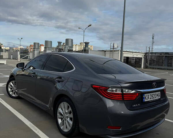 Серый Лексус ЕС, объемом двигателя 2.5 л и пробегом 170 тыс. км за 18900 $, фото 14 на Automoto.ua