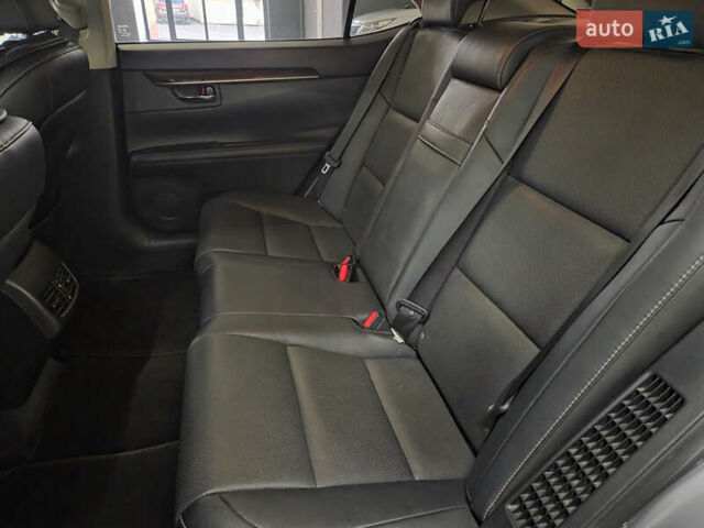 Лексус ЕС 2014 в Николаеве на Automoto.ua Серый Лексус ЕС, объемом двигателя 2.5 л и пробегом 197 тыс. км за 18599 $, фото 9 на Automoto.ua