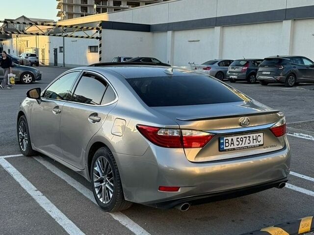 Сірий Лексус ЕС, об'ємом двигуна 3.44 л та пробігом 255 тис. км за 15700 $, фото 26 на Automoto.ua