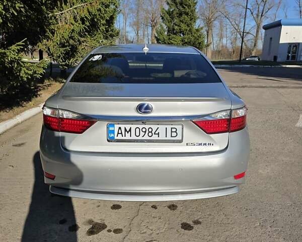 Сірий Лексус ЕС, об'ємом двигуна 2.49 л та пробігом 248 тис. км за 17200 $, фото 19 на Automoto.ua