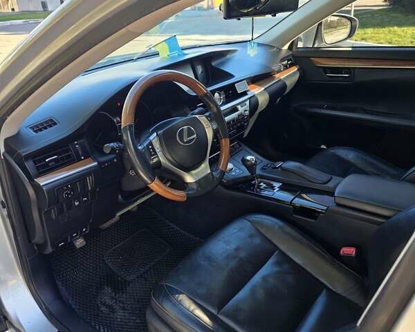 Сірий Лексус ЕС, об'ємом двигуна 2.49 л та пробігом 248 тис. км за 17200 $, фото 8 на Automoto.ua