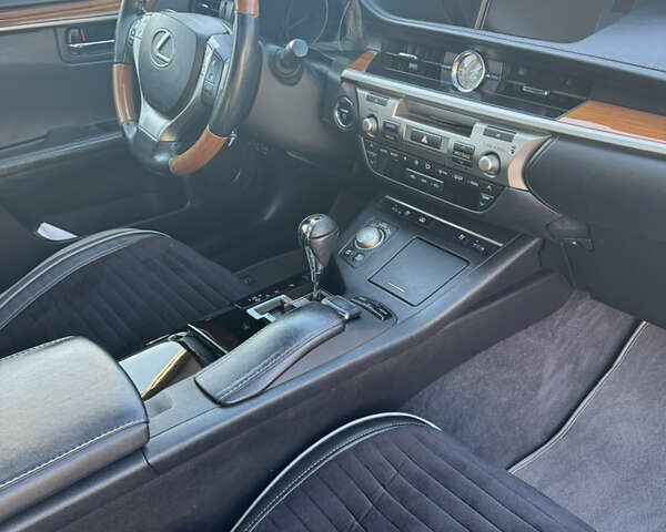 Лексус ЕС 2014 в Одессе на Automoto.ua Серый Лексус ЕС, объемом двигателя 2.49 л и пробегом 190 тыс. км за 17500 $, фото 21 на Automoto.ua