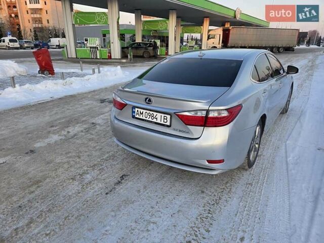 Сірий Лексус ЕС, об'ємом двигуна 2.5 л та пробігом 248 тис. км за 15000 $, фото 5 на Automoto.ua