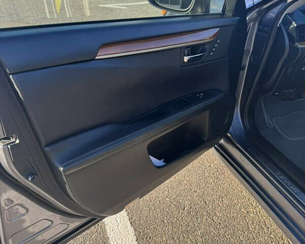 Серый Лексус ЕС, объемом двигателя 2.5 л и пробегом 190 тыс. км за 17000 $, фото 9 на Automoto.ua