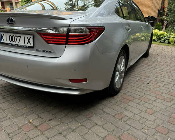 Сірий Лексус ЕС, об'ємом двигуна 2.49 л та пробігом 262 тис. км за 16500 $, фото 3 на Automoto.ua