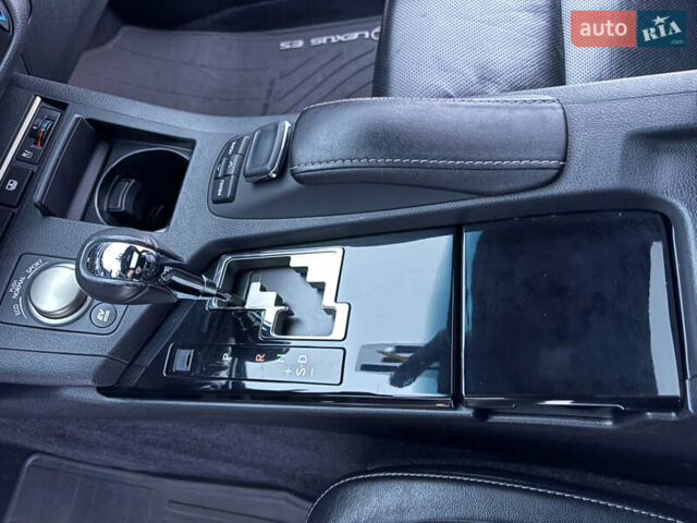 Сірий Лексус ЕС, об'ємом двигуна 2.49 л та пробігом 147 тис. км за 21999 $, фото 66 на Automoto.ua