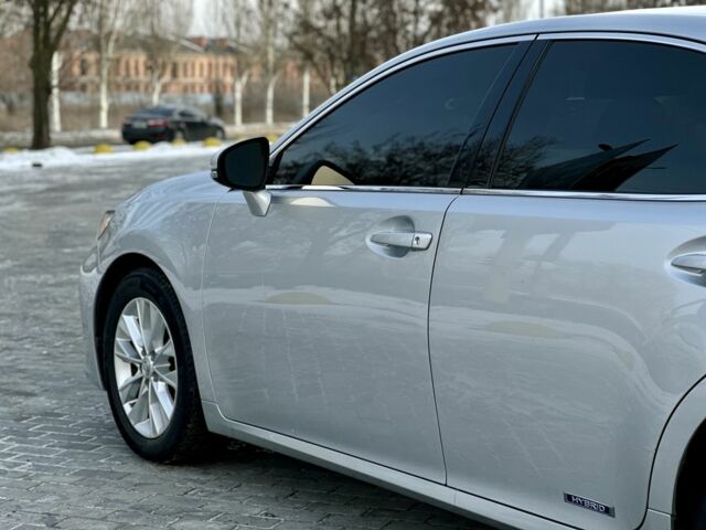 Сірий Лексус ЕС, об'ємом двигуна 2.5 л та пробігом 160 тис. км за 15200 $, фото 4 на Automoto.ua