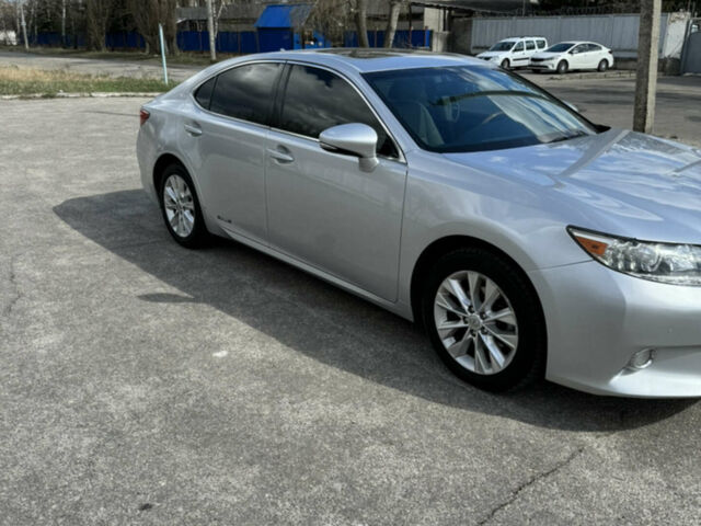 Серый Лексус ЕС, объемом двигателя 2.49 л и пробегом 239 тыс. км за 17000 $, фото 1 на Automoto.ua