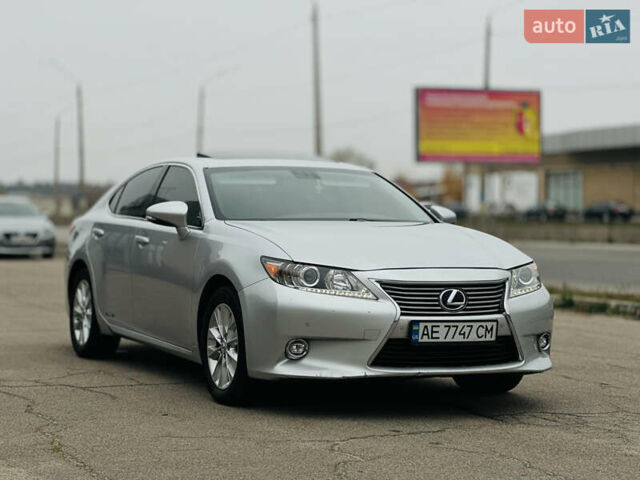 Серый Лексус ЕС, объемом двигателя 2.5 л и пробегом 225 тыс. км за 17200 $, фото 1 на Automoto.ua