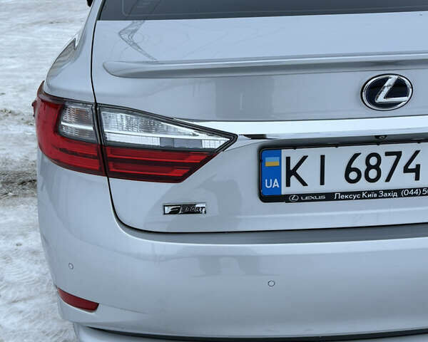 Сірий Лексус ЕС, об'ємом двигуна 2.49 л та пробігом 147 тис. км за 21999 $, фото 19 на Automoto.ua