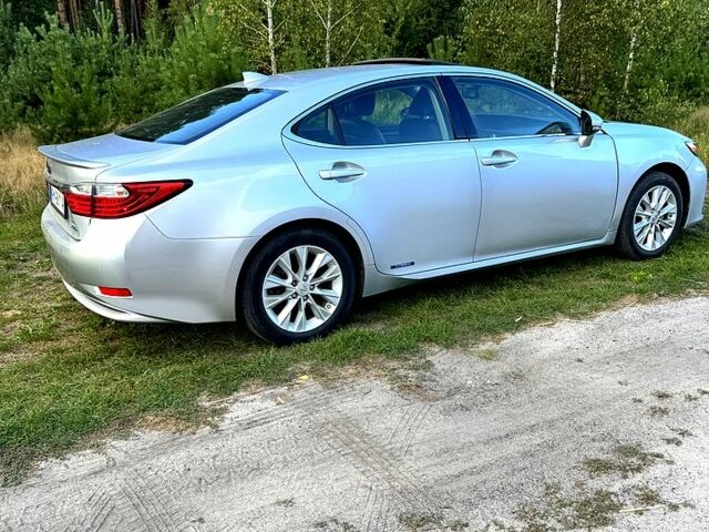 Серый Лексус ЕС, объемом двигателя 2.5 л и пробегом 98 тыс. км за 19500 $, фото 3 на Automoto.ua