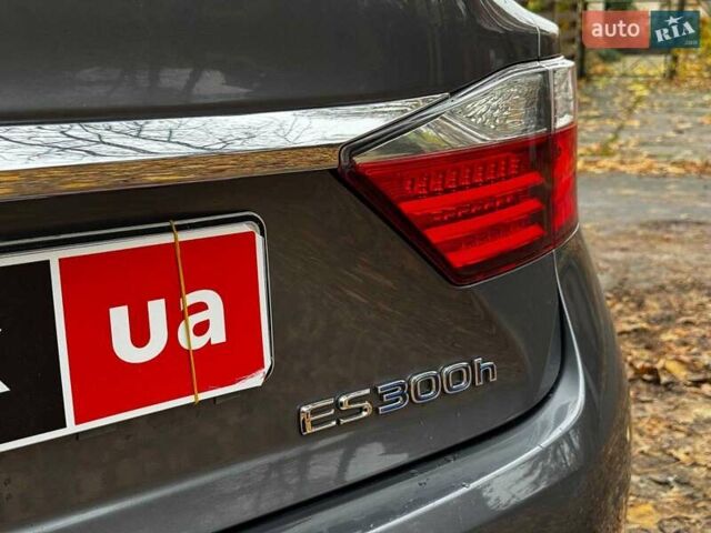 Серый Лексус ЕС, объемом двигателя 2.5 л и пробегом 220 тыс. км за 16440 $, фото 31 на Automoto.ua