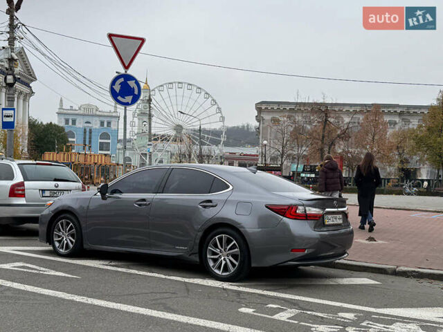 Серый Лексус ЕС, объемом двигателя 2.49 л и пробегом 190 тыс. км за 19500 $, фото 4 на Automoto.ua