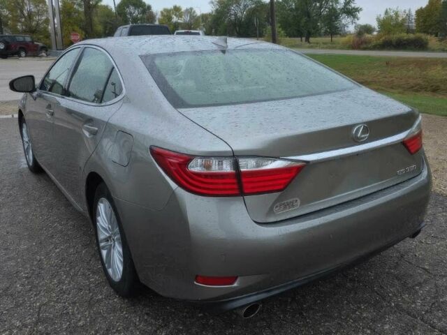 Серый Лексус ЕС, объемом двигателя 3.5 л и пробегом 79 тыс. км за 4300 $, фото 3 на Automoto.ua