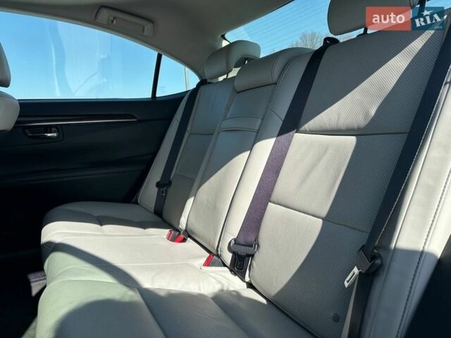 Сірий Лексус ЕС, об'ємом двигуна 3.46 л та пробігом 144 тис. км за 20800 $, фото 16 на Automoto.ua