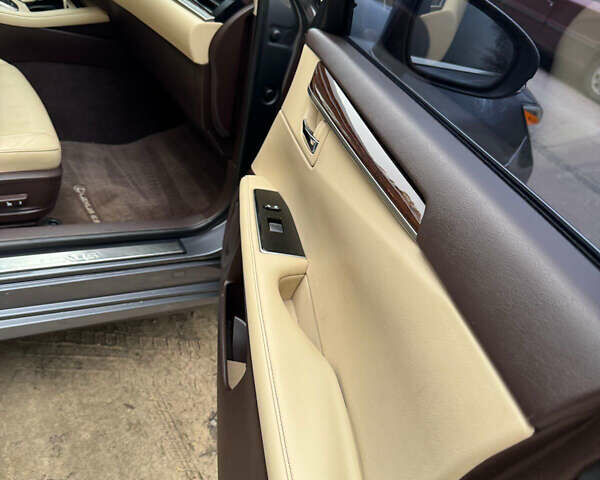 Серый Лексус ЕС, объемом двигателя 2.49 л и пробегом 190 тыс. км за 19500 $, фото 10 на Automoto.ua