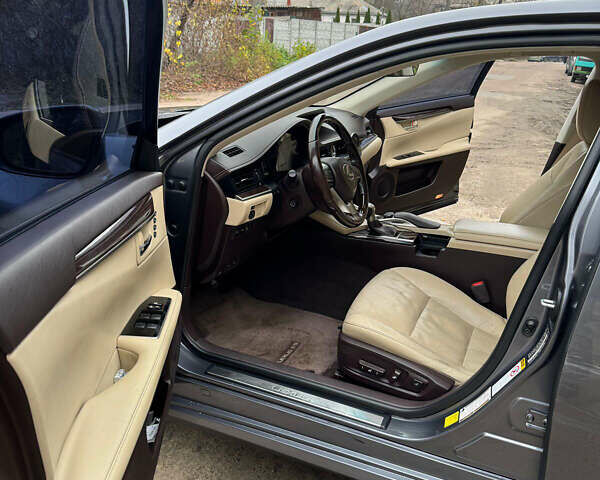 Серый Лексус ЕС, объемом двигателя 2.49 л и пробегом 190 тыс. км за 19500 $, фото 13 на Automoto.ua